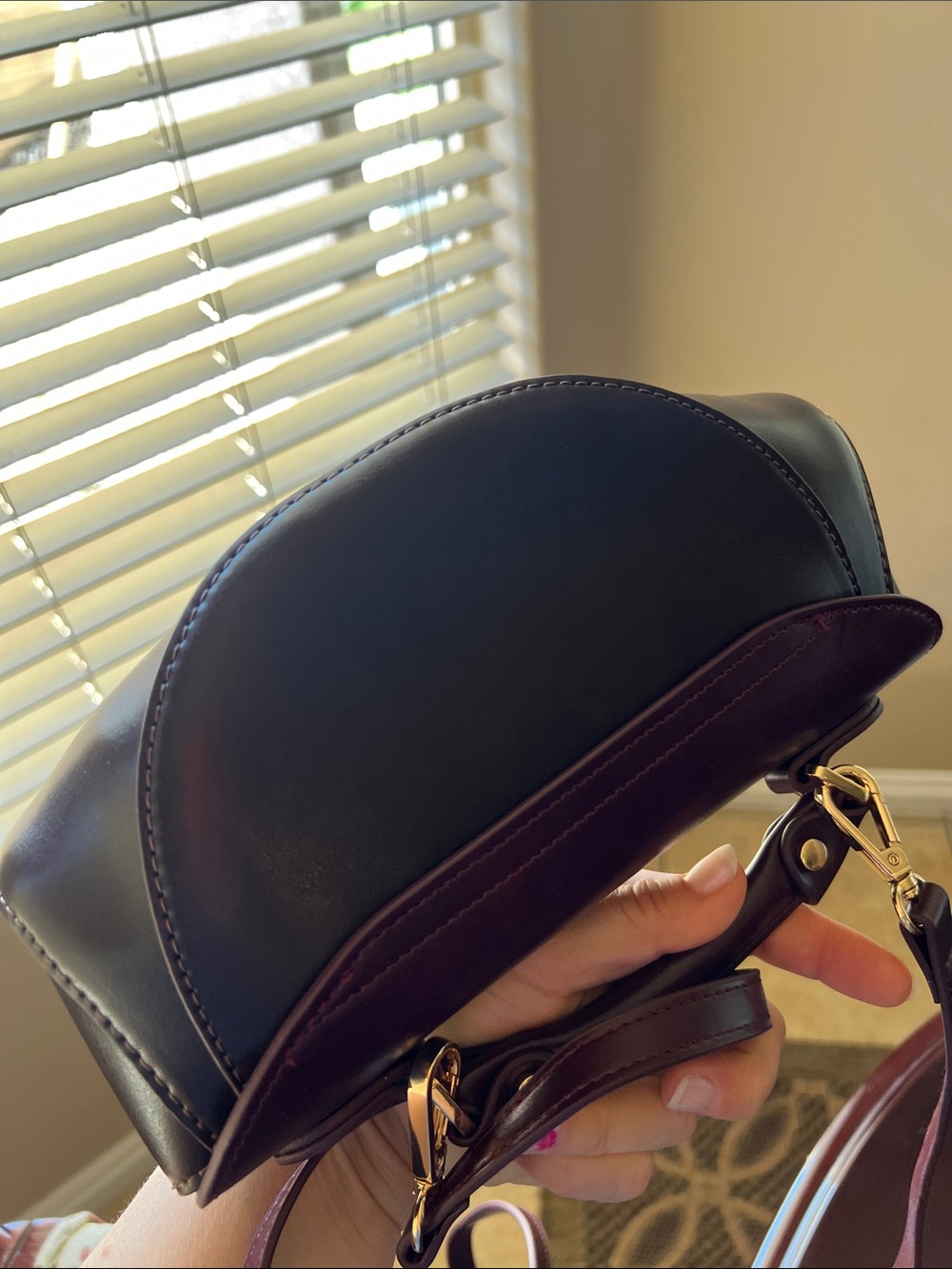 Leather crossbody bag - Picture 4 of 5